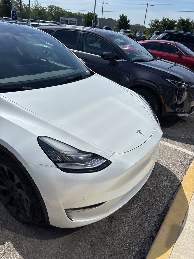 tesla model y 2022 7SAYGDEE6NF422005 image tesla model y 2022 7SAYGDEE6NF422005 image
